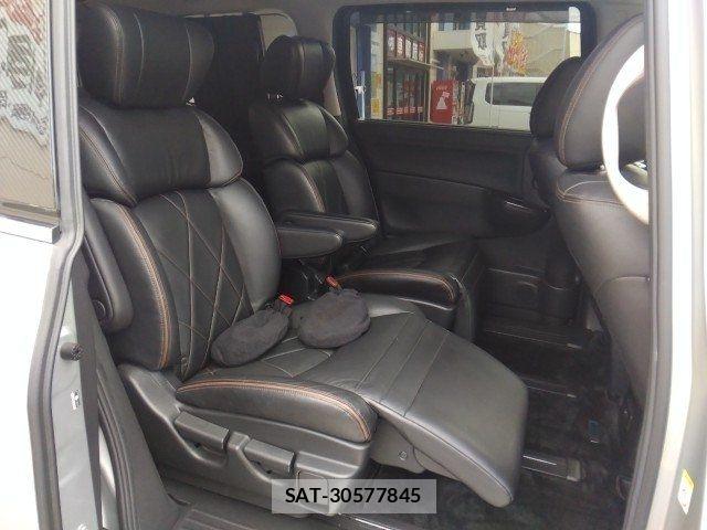 Nissan ELGRAND 2016-02 7723050-10