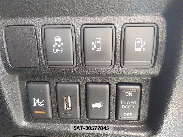 Nissan ELGRAND 2016-02 7723050-13