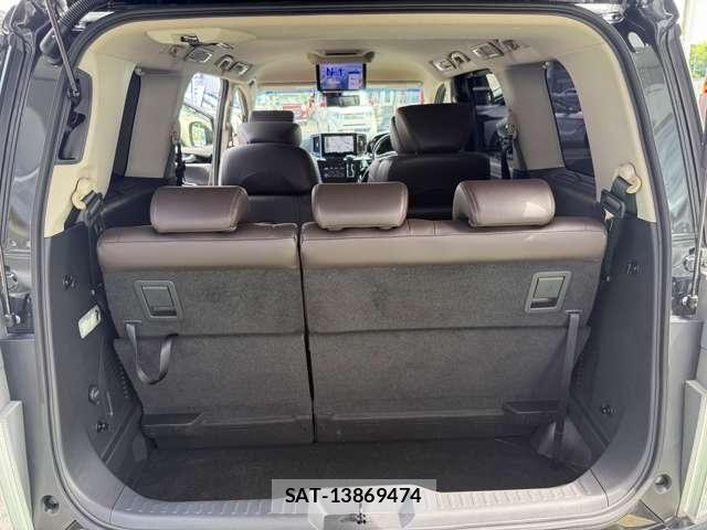 Nissan ELGRAND 2021-10 7784665-13