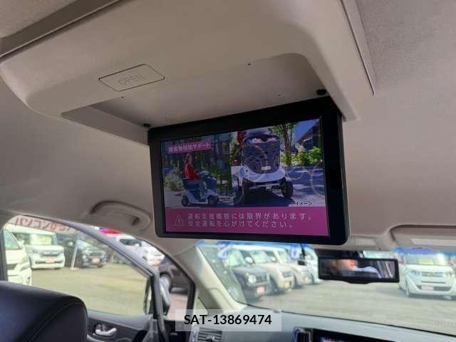 Nissan ELGRAND 2021-10 7784665-16