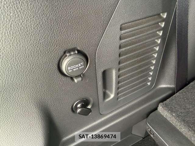 Nissan ELGRAND 2021-10 7784665-22