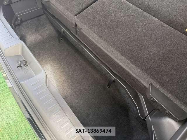 Nissan ELGRAND 2021-10 7784665-23