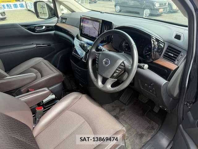 Nissan ELGRAND 2021-10 7784665-6