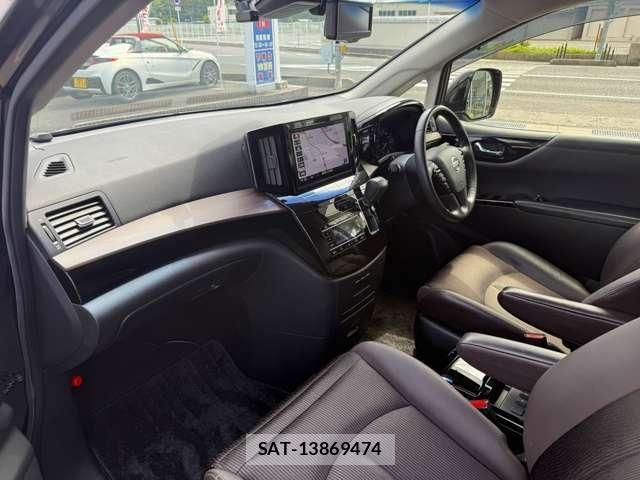 Nissan ELGRAND 2021-10 7784665-8