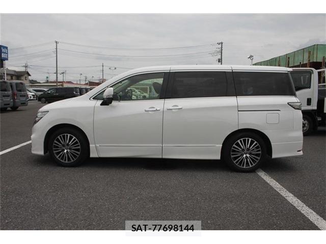 Nissan ELGRAND 2023-06 7784666-10