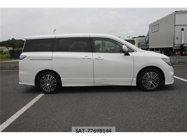 Nissan ELGRAND 2023-06 7784666-14