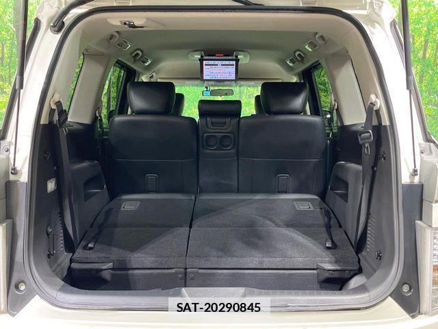 Nissan ELGRAND 2015-07 7784655-10