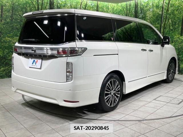 Nissan ELGRAND 2015-07 7784655-17