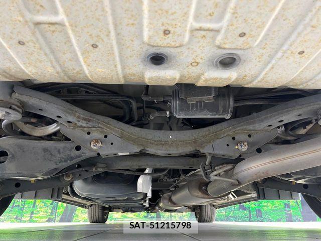 Nissan ELGRAND 2014-06 7784657-18