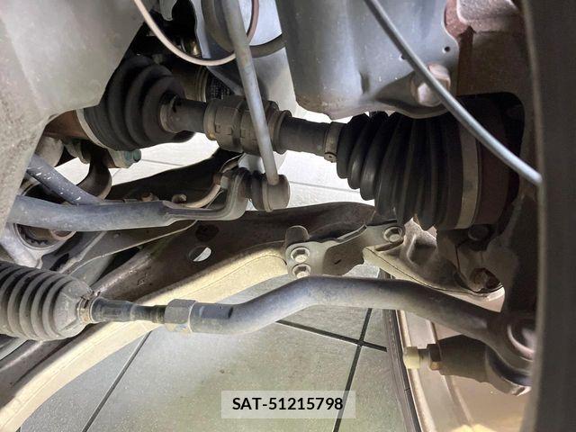 Nissan ELGRAND 2014-06 7784657-19