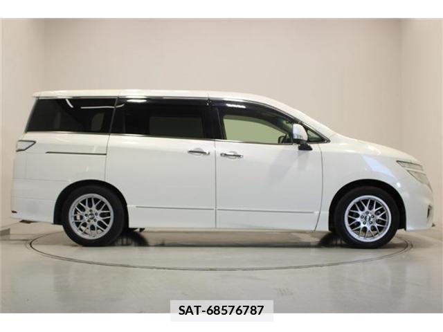 Nissan ELGRAND 2017-03 7784658-12