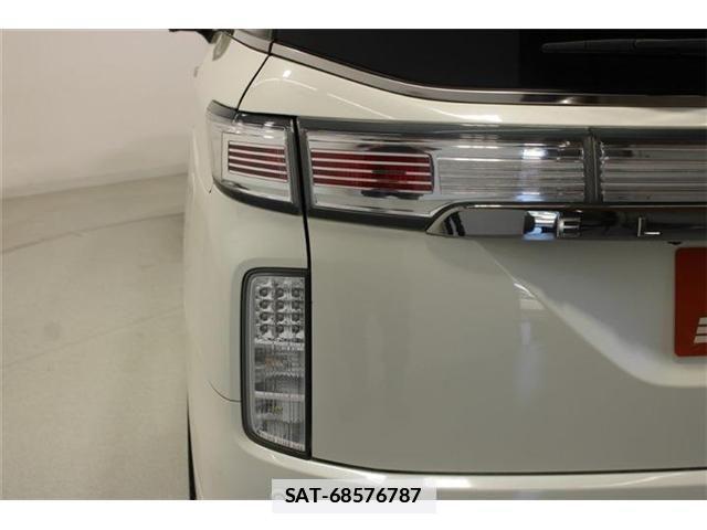 Nissan ELGRAND 2017-03 7784658-18