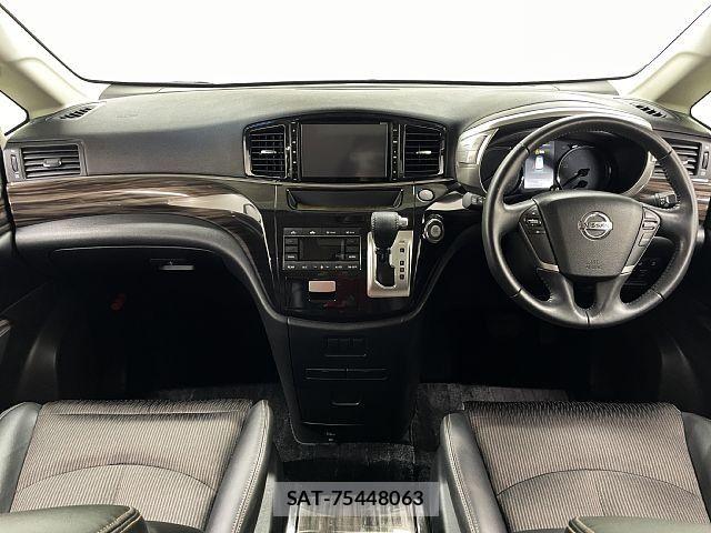 Nissan ELGRAND 2014-11 7784659-1