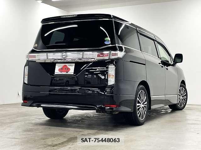Nissan ELGRAND 2014-11 7784659-2