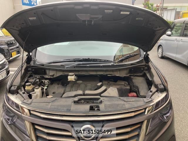 Nissan ELGRAND 2017-03 7876301-12