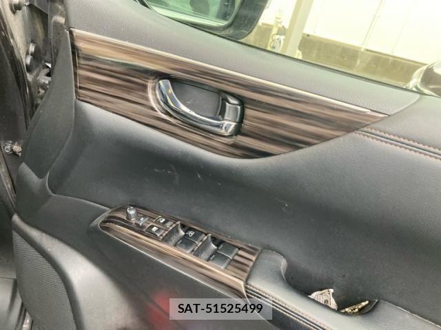 Nissan ELGRAND 2017-03 7876301-16