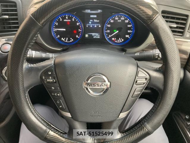 Nissan ELGRAND 2017-03 7876301-19