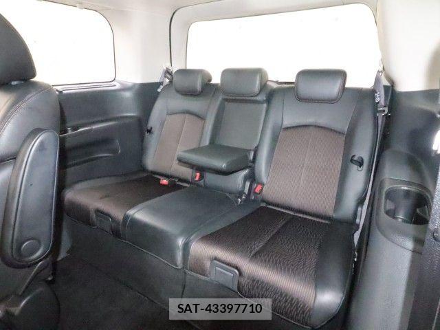 Nissan ELGRAND 2017-08 7876299-10