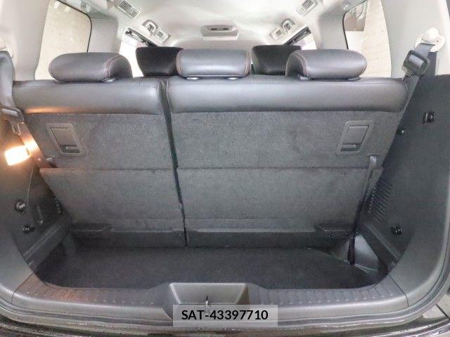 Nissan ELGRAND 2017-08 7876299-11