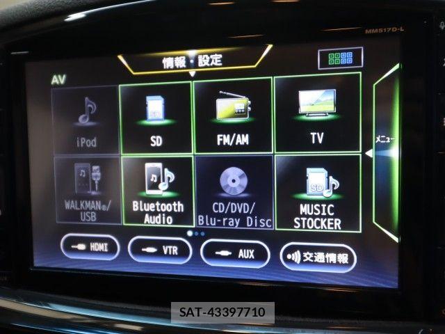 Nissan ELGRAND 2017-08 7876299-17