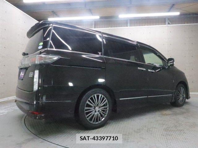 Nissan ELGRAND 2017-08 7876299-1