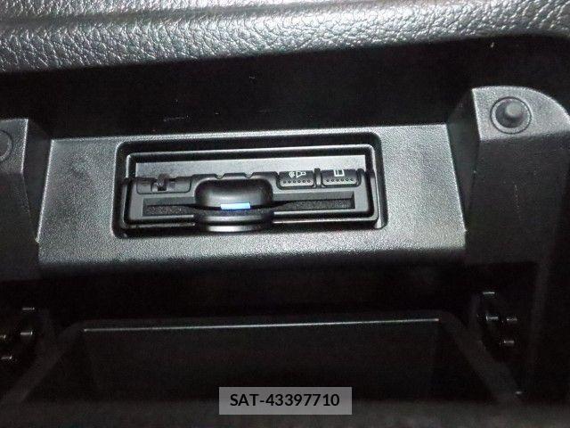 Nissan ELGRAND 2017-08 7876299-19