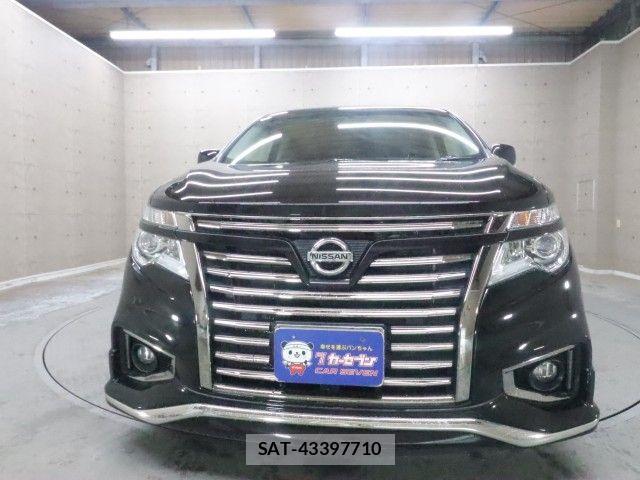 Nissan ELGRAND 2017-08 7876299-25