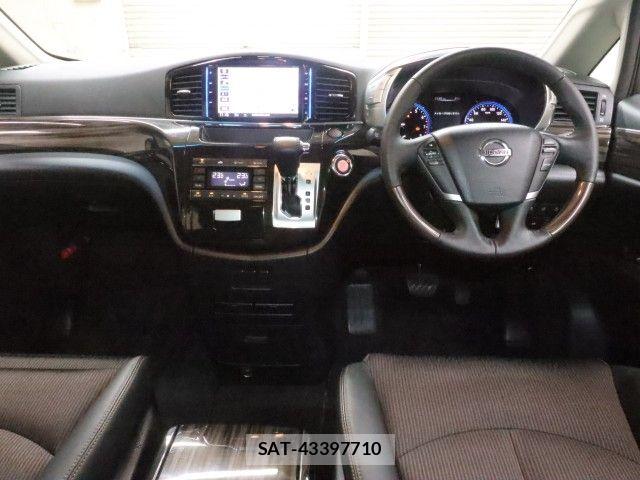 Nissan ELGRAND 2017-08 7876299-2