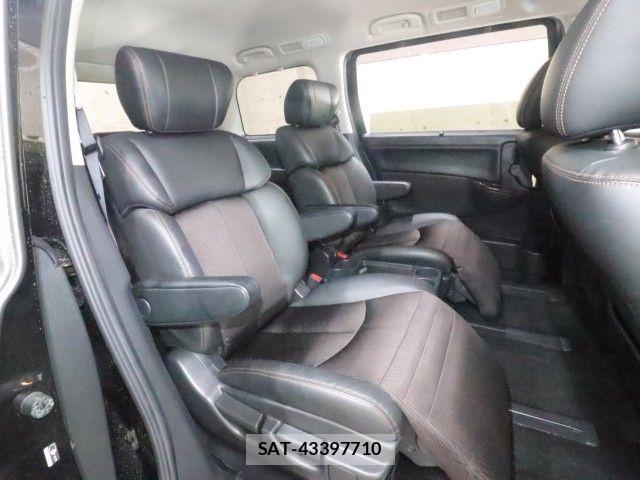 Nissan ELGRAND 2017-08 7876299-4