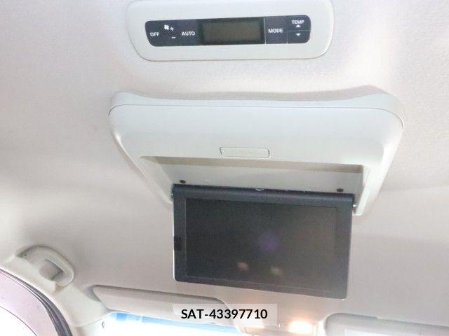 Nissan ELGRAND 2017-08 7876299-6