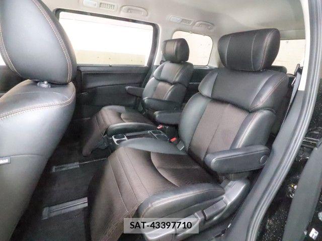Nissan ELGRAND 2017-08 7876299-8