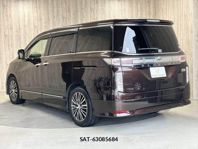 Nissan ELGRAND 2014-02 7902571-23