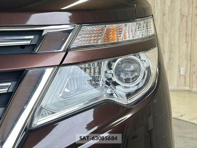 Nissan ELGRAND 2014-02 7902571-25