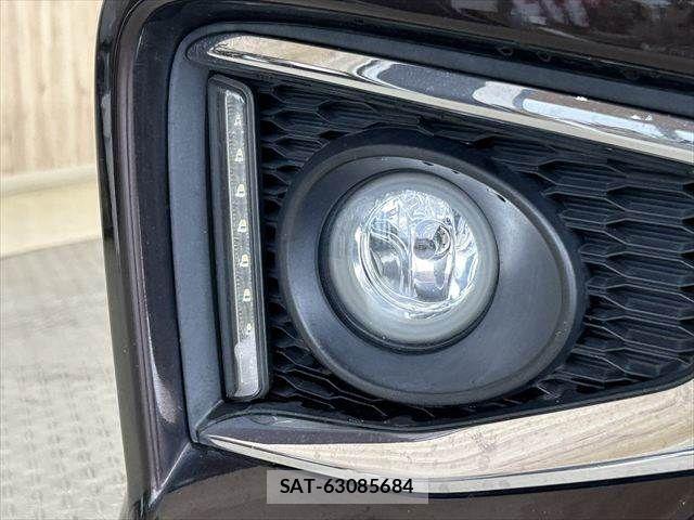 Nissan ELGRAND 2014-02 7902571-28
