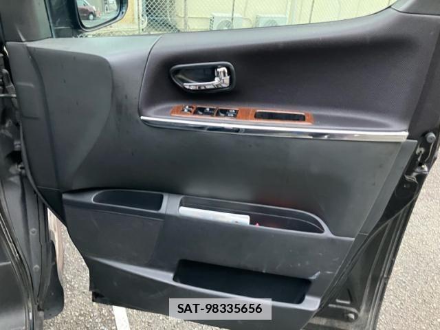 Nissan ELGRAND 2009-09 7902570-13
