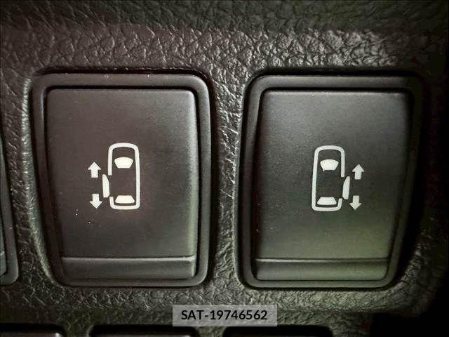 Nissan ELGRAND 2014-01 7961507-9