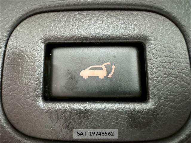 Nissan ELGRAND 2014-01 7961507-10
