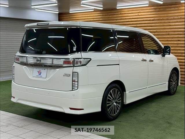 Nissan ELGRAND 2014-01 7961507-16
