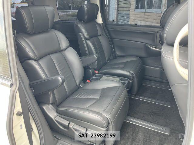 Nissan ELGRAND 2019-02 7961499-9