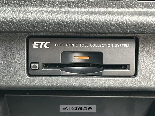 Nissan ELGRAND 2019-02 7961499-15