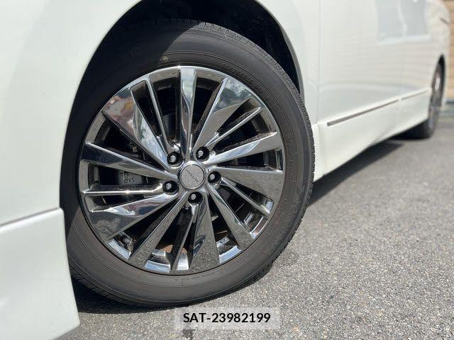 Nissan ELGRAND 2019-02 7961499-26