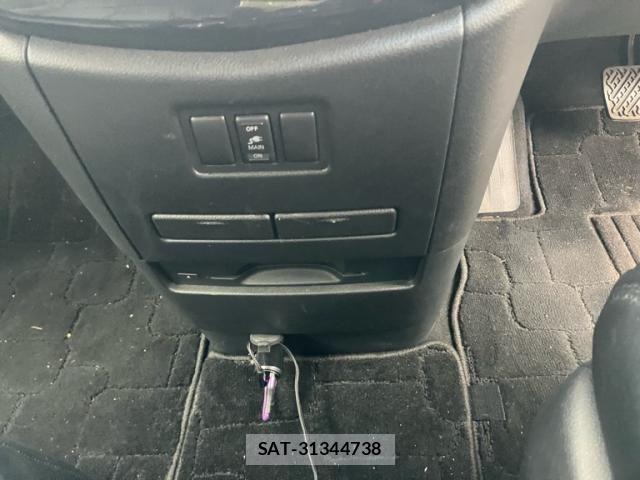 Nissan ELGRAND 2012-01 7961511-18