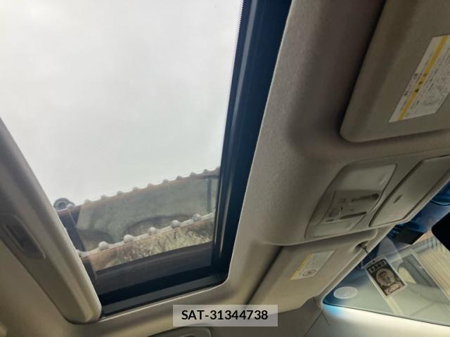 Nissan ELGRAND 2012-01 7961511-19