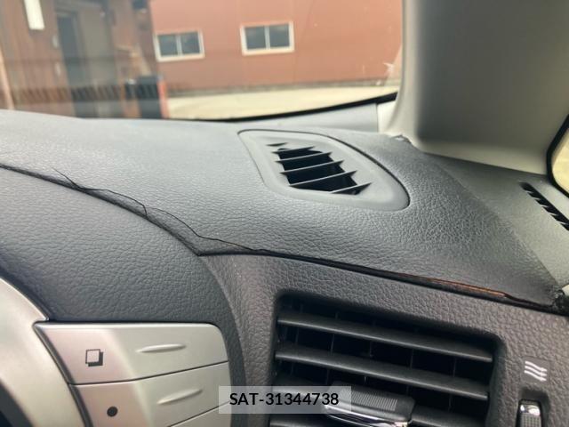 Nissan ELGRAND 2012-01 7961511-27