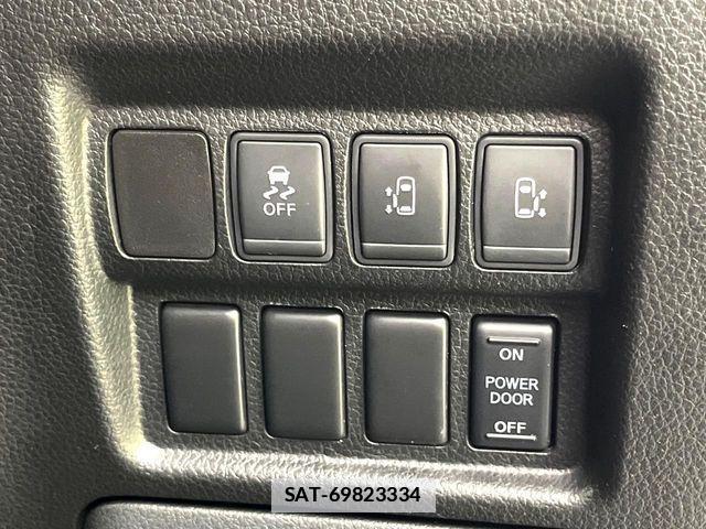 Nissan ELGRAND 2017-07 7961508-4
