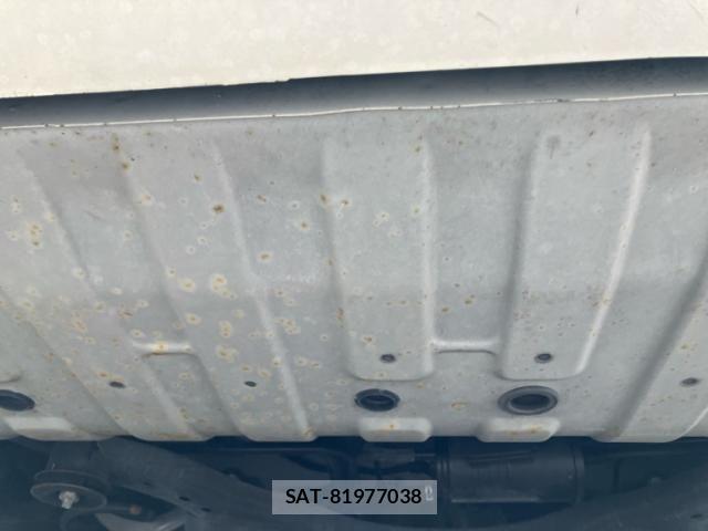 Nissan ELGRAND 2019-03 7979147-13