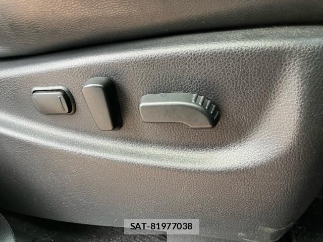 Nissan ELGRAND 2019-03 7979147-20
