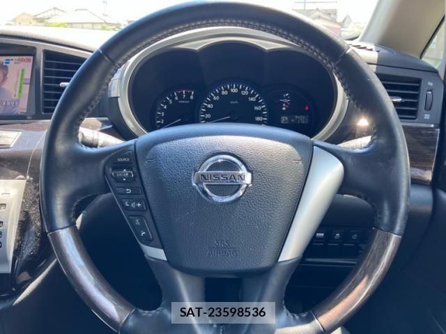 Nissan ELGRAND 2013-07 7979149-13