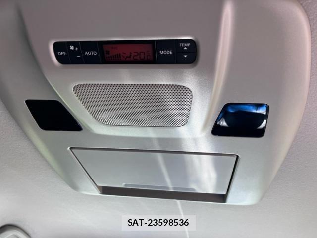 Nissan ELGRAND 2013-07 7979149-21