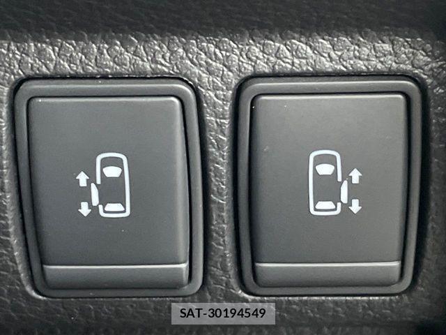 Nissan ELGRAND 2021-05 7979146-3